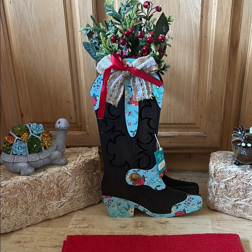 The Pioneer Woman Retro Cowboy Boot Holiday Floral Accent Piece
